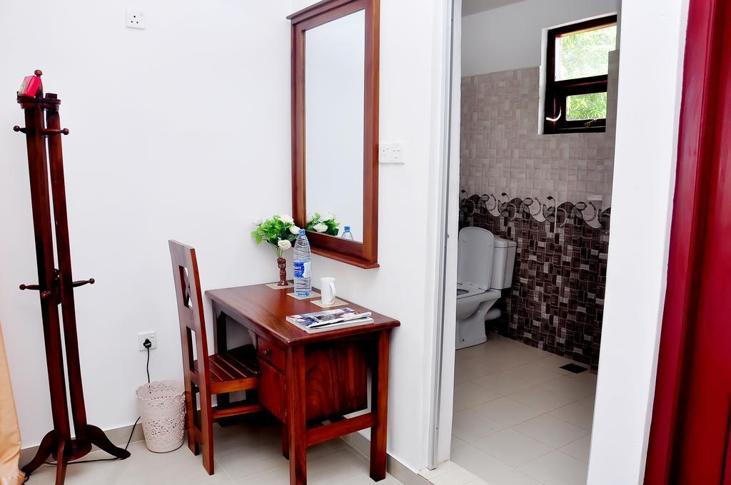 Little Swan Guest House Bentota Dış mekan fotoğraf